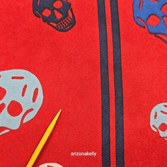 Rare Vintage McQueen Silk Scarf Skulls Hand Rolled Red - Picture 8 of 9